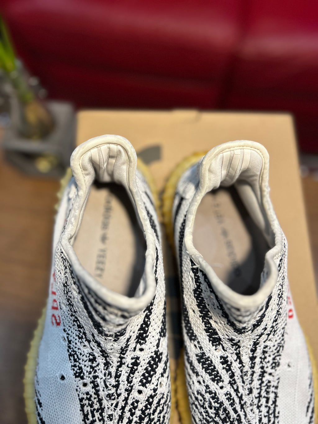 Yeezy Boost 350 v2 Zebra