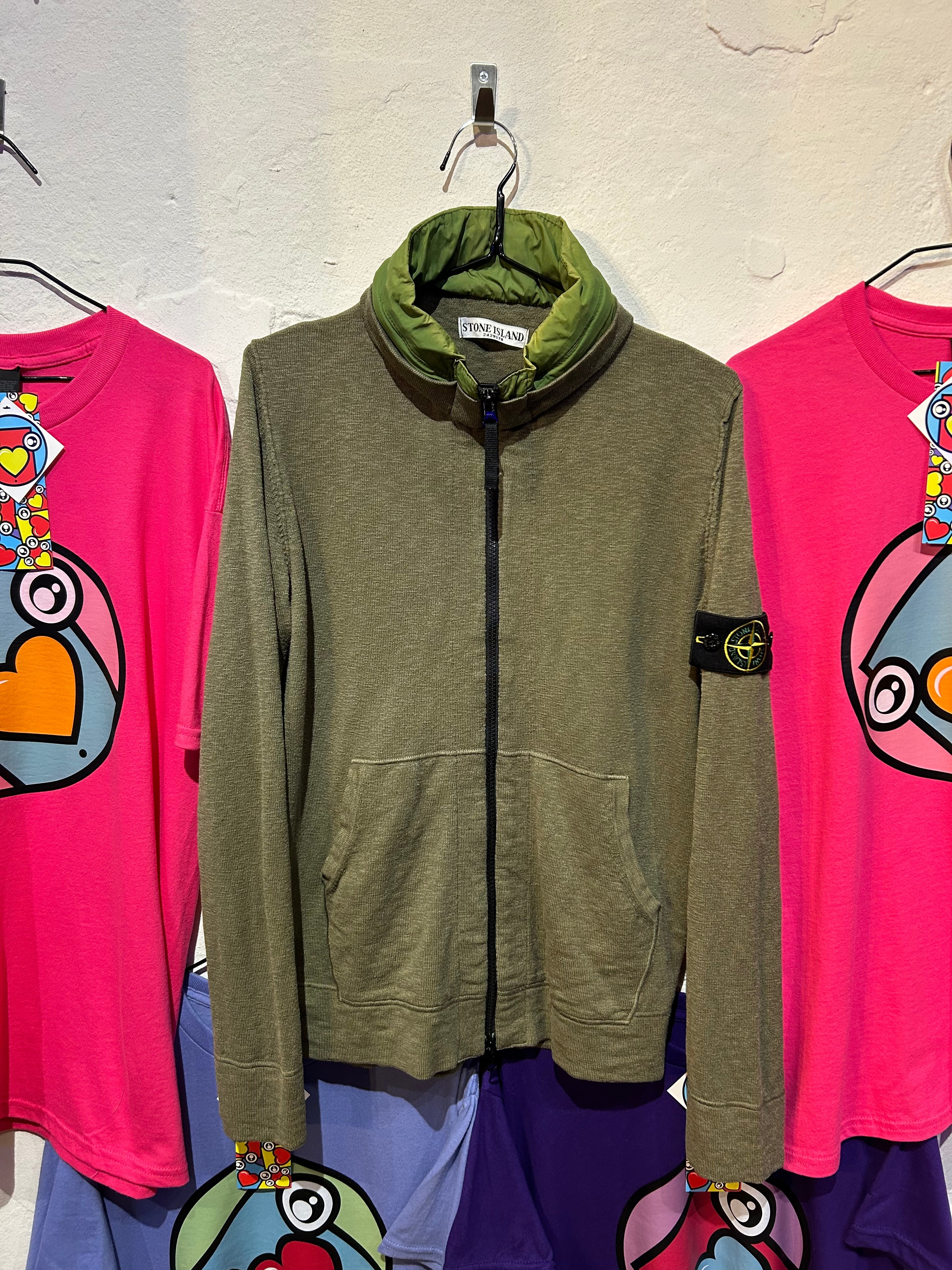 Zipper Stone Island con cappuccio impermeabile