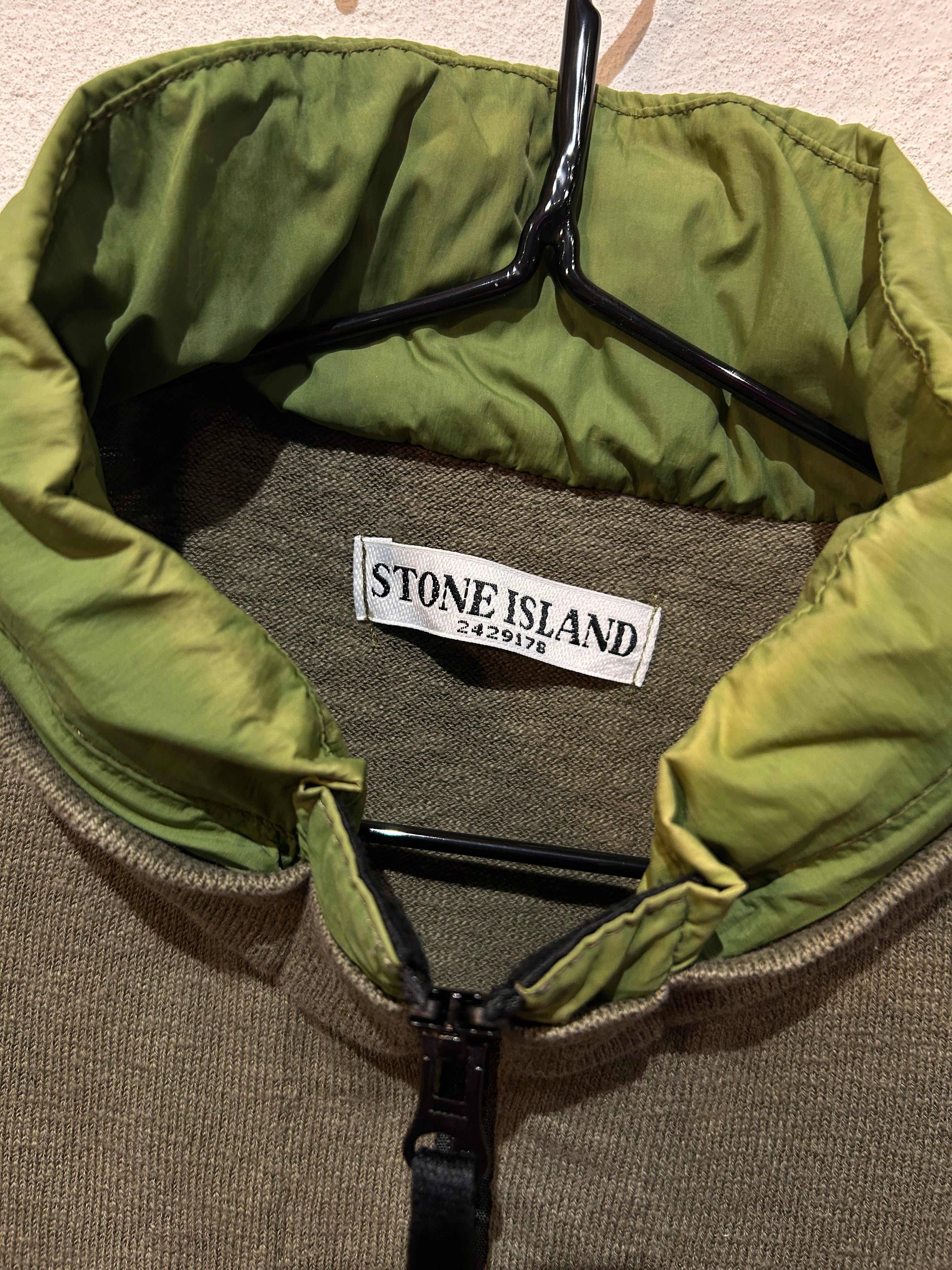 Zipper Stone Island con cappuccio impermeabile