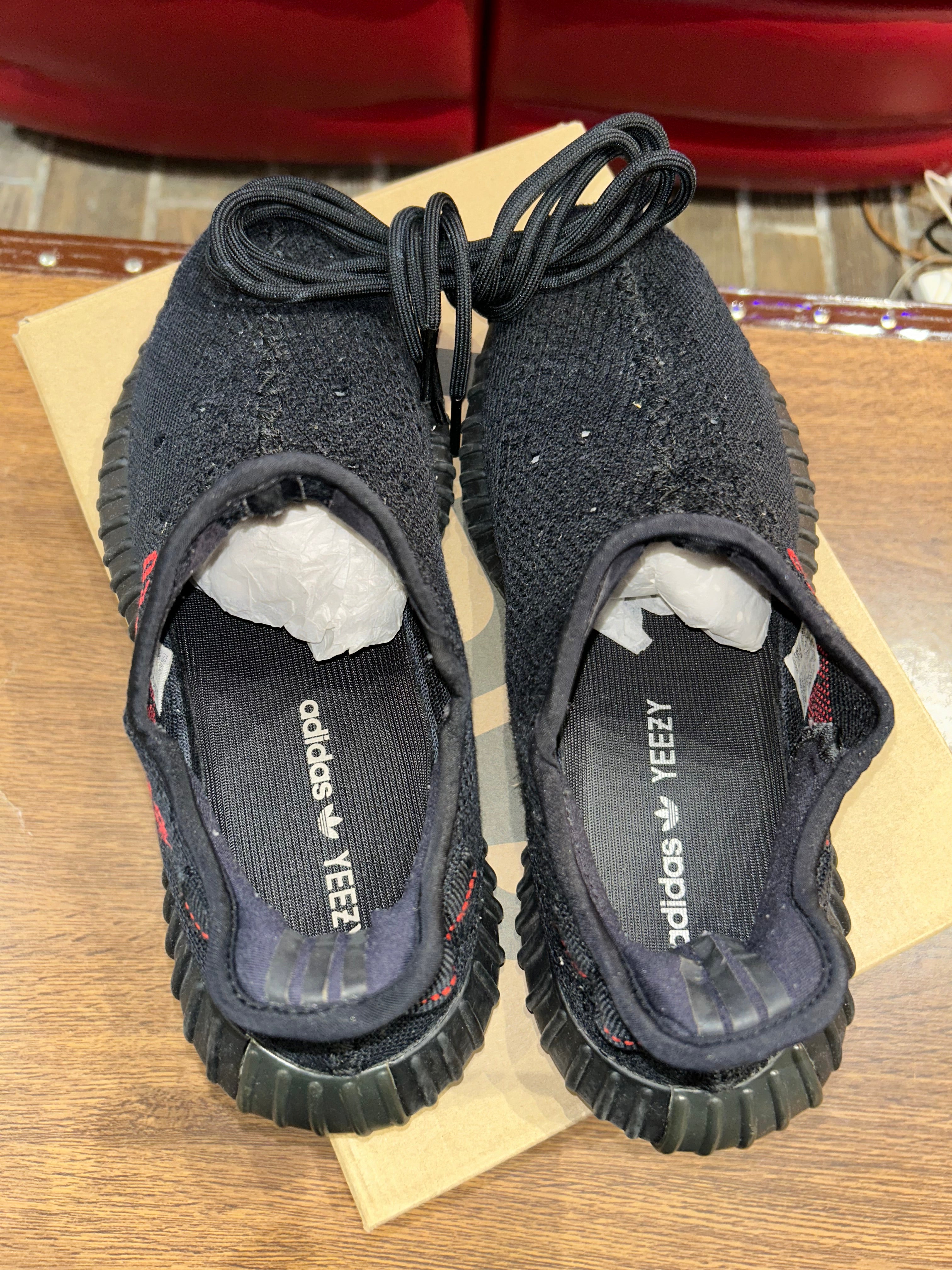 Yeezy Boost 350 v2 Nero rosse