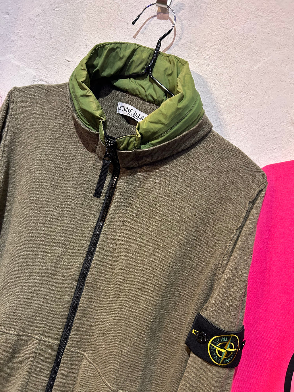 Zipper Stone Island con cappuccio impermeabile