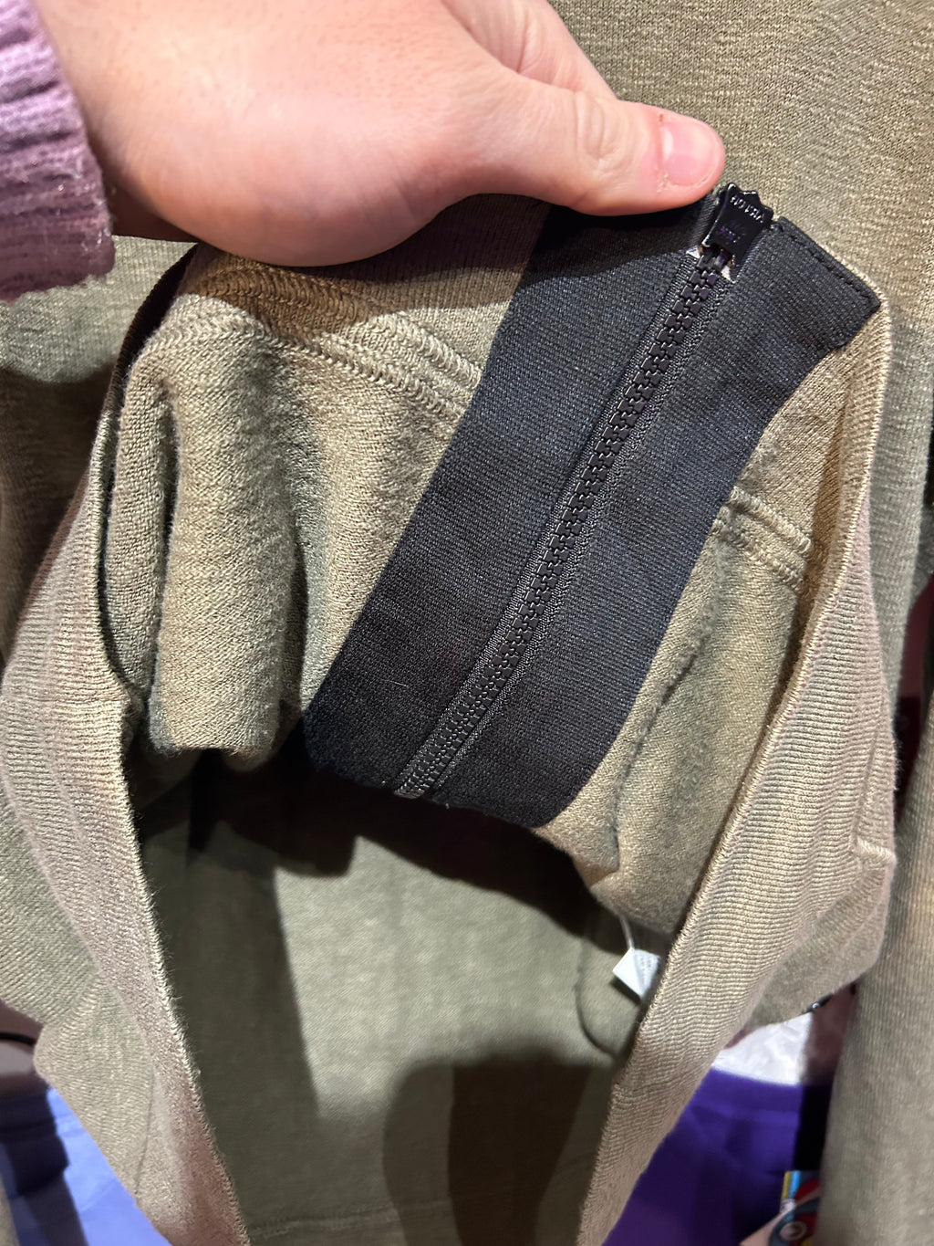 Zipper Stone Island con cappuccio impermeabile
