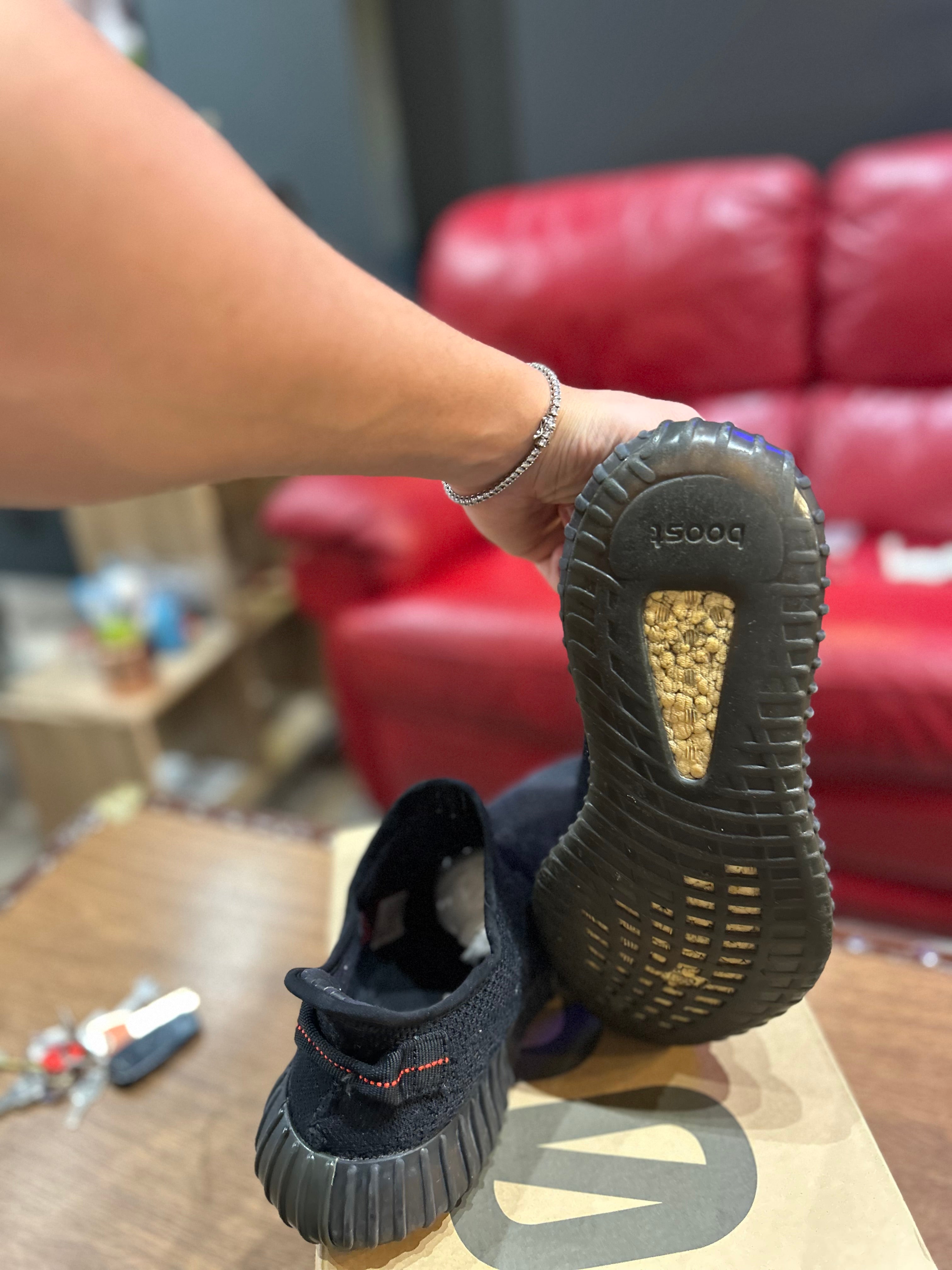Yeezy Boost 350 v2 Nero rosse
