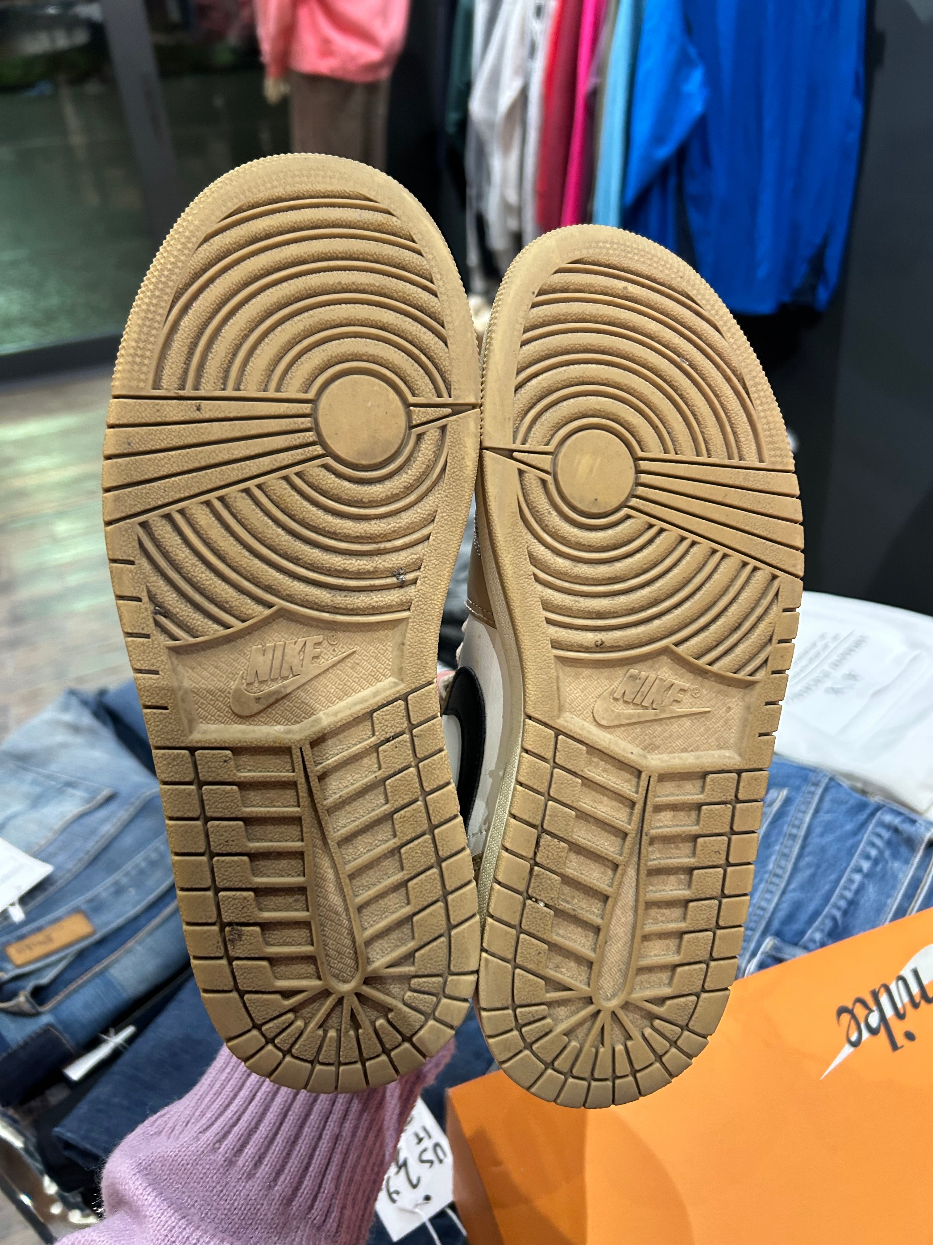 J1 size EUR39
